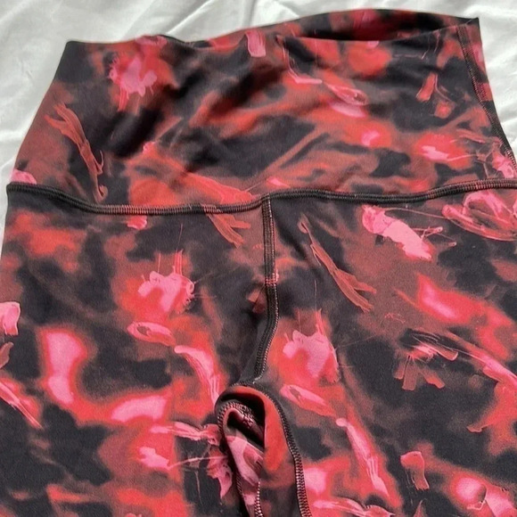 Lululemon align high rise crop intensity pink blossom size 6 - Picture 3 of 5